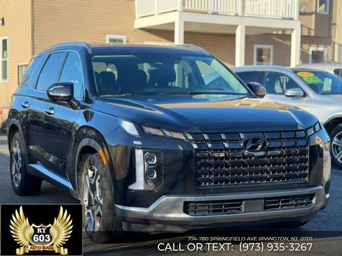 Used 2024 Hyundai Palisade SEL w/ Premium Package image 3