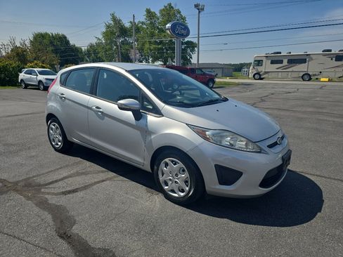 Used 2013 Ford Fiesta SE image 4