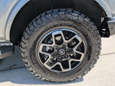 Used 2021 Ford Bronco Outer Banks AWD/4WD image 11