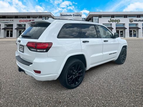 Used 2021 Jeep Grand Cherokee Laredo X AWD/4WD image 8