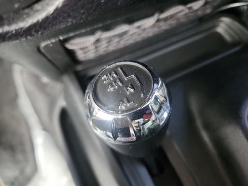 Used 2016 Jeep Wrangler Unlimited Sahara image 32