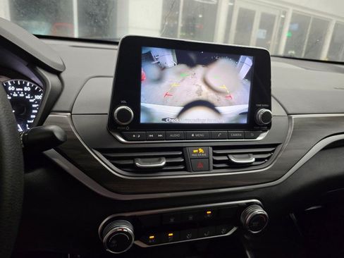 Used 2024 Nissan Altima 2.5 SV FWD image 22