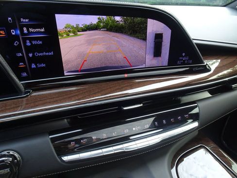 Certified 2022 Cadillac Escalade Sport Platinum w/ Heavy-Duty Trailer Package AWD/4WD image 19