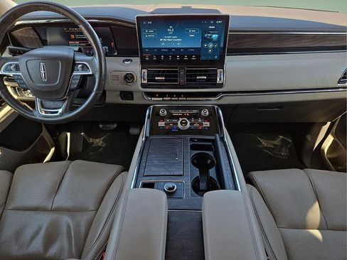Used 2022 Lincoln Navigator L Reserve image 18