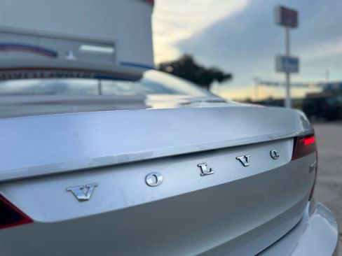 Used 2018 Volvo S90 T5 Momentum w/ Convenience Package AWD/4WD image 32
