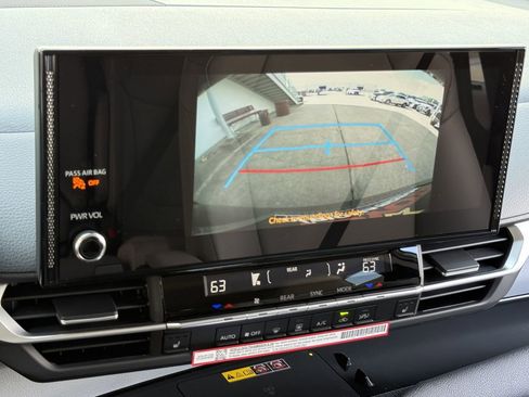 New 2026 Toyota Sienna XLE image 18