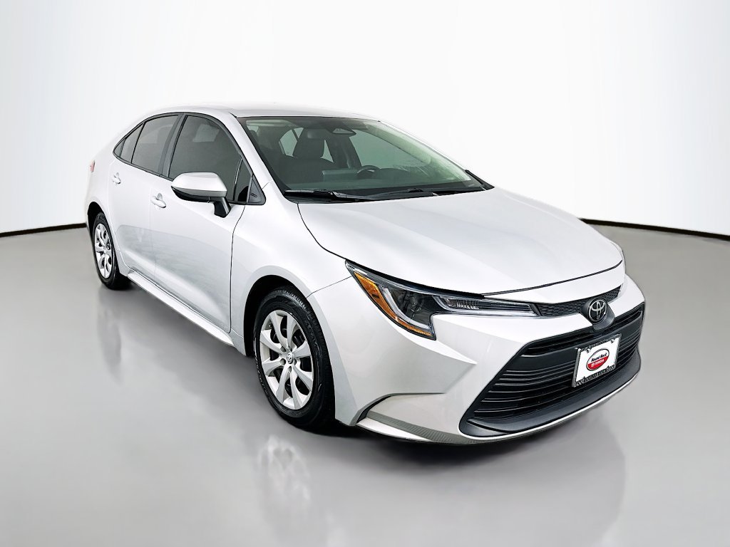 Used 2024 Toyota Corolla LE FWD image 3