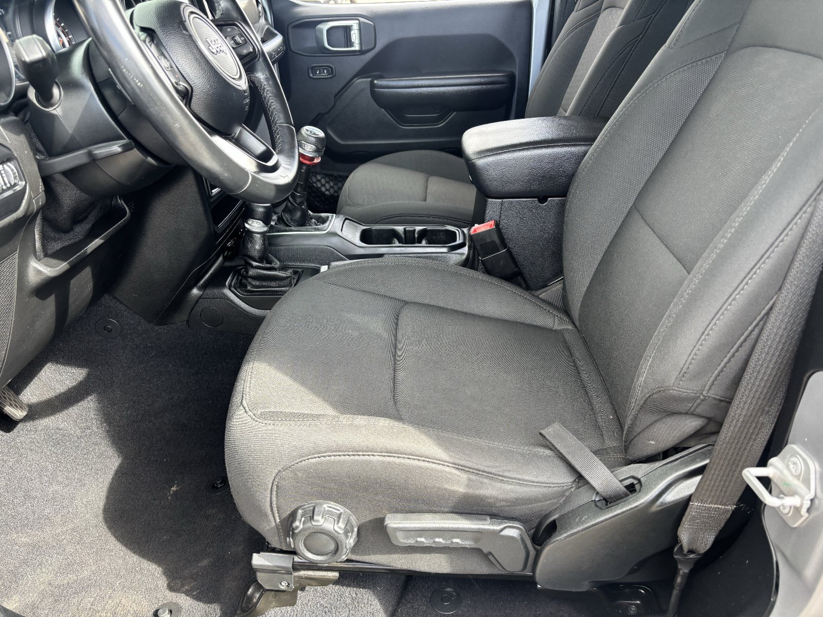 Used 2020 Jeep Wrangler Sport AWD/4WD image 19
