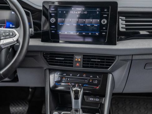 Used 2025 Volkswagen Jetta SE FWD image 19