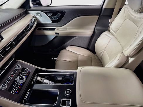 Used 2022 Lincoln Aviator Grand Touring w/ Equipment Group 301A AWD/4WD image 26