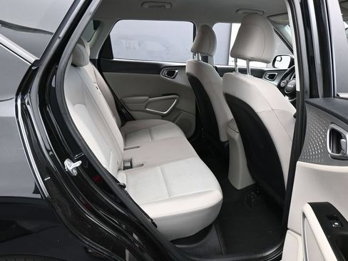 Used 2023 Kia Soul LX FWD image 31