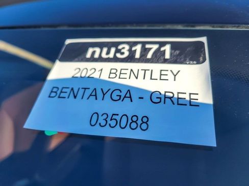 Used 2021 Bentley Bentayga image 27