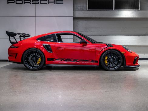 Certified 2019 Porsche 911 GT3 RS RWD image 9