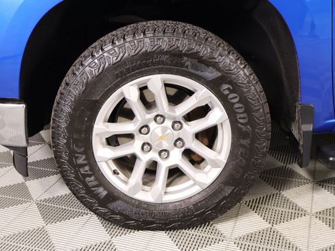 Used 2024 Chevrolet Silverado 1500 LT w/ Safety Package image 17