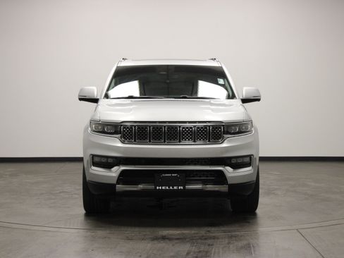Used 2022 Jeep Grand Wagoneer Series I AWD/4WD image 3