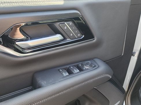 New 2026 GMC Yukon Denali w/ Denali Reserve Package image 13