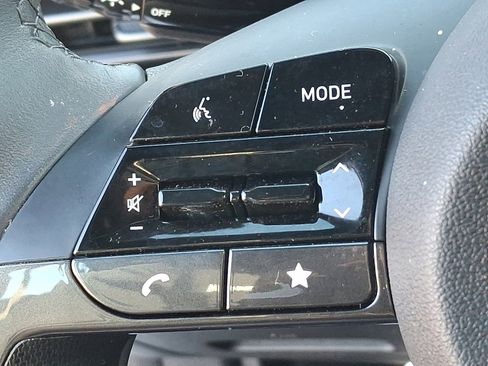 Certified 2025 Hyundai Elantra Sport image 21