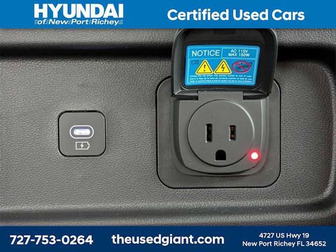 Used 2025 Hyundai Santa Fe Limited image 17