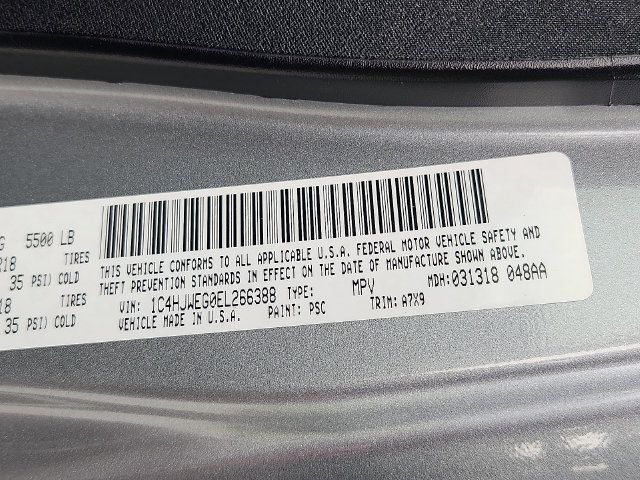 Used 2014 Jeep Wrangler Unlimited Sahara w/ Connectivity Group AWD/4WD image 27