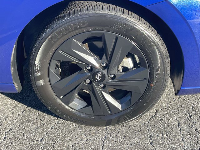 Certified 2023 Hyundai Elantra Blue FWD image 8