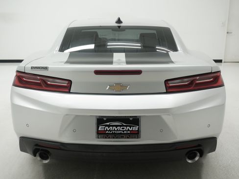 Used 2016 Chevrolet Camaro LT RWD image 5