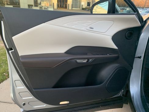 Used 2025 Lexus RX 450h AWD w/ Luxury Package image 14