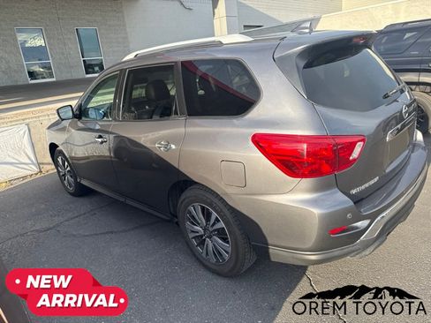 Used 2019 Nissan Pathfinder SL AWD/4WD image 3