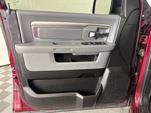 Used 2019 RAM 1500 Classic SLT RWD image 15