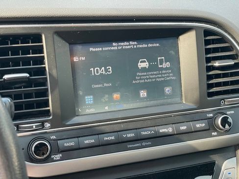 Used 2018 Hyundai Elantra SEL w/ Cargo Package FWD image 16