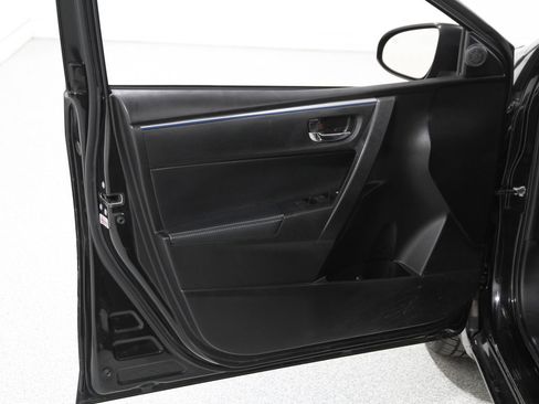 Used 2016 Toyota Corolla LE image 4