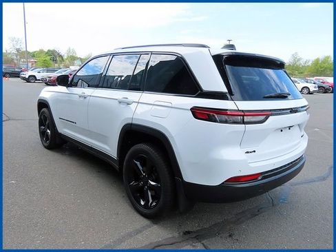 Certified 2023 Jeep Grand Cherokee Limited w/ Black Appearance Package AWD/4WD image 6