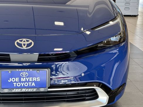 New 2026 Toyota Prius Plug-In Hybrid FWD image 9