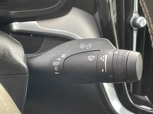 Used 2020 Volvo S60 T6 R-Design image 34