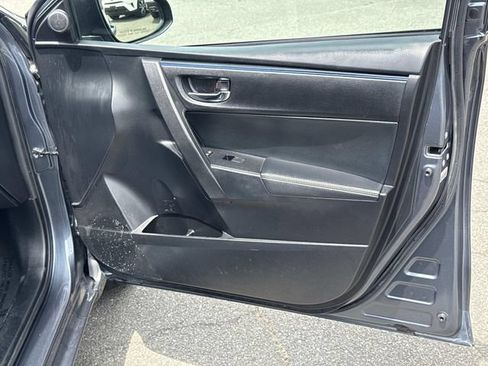 Used 2018 Toyota Corolla SE w/ Carpet Mat Package (TMS) FWD image 6
