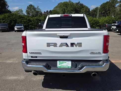 Used 2025 RAM 1500 Laramie AWD/4WD image 9