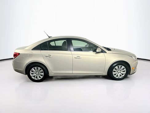 Used 2011 Chevrolet Cruze LT FWD image 10