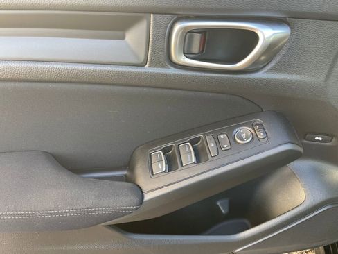 Used 2024 Honda Civic Sport image 10