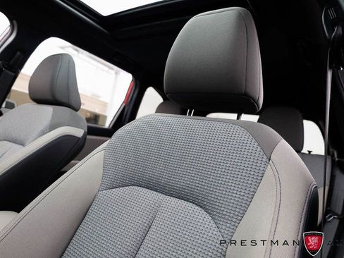 Used 2025 Subaru Forester Premium image 22