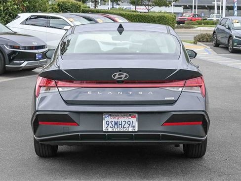 Certified 2025 Hyundai Elantra Blue image 6