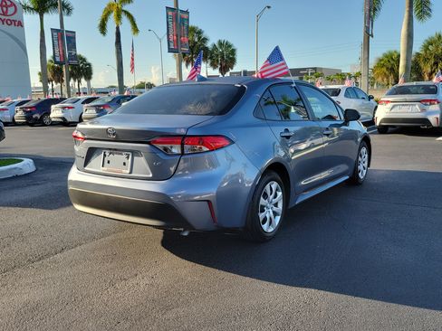 Used 2025 Toyota Corolla LE FWD image 11