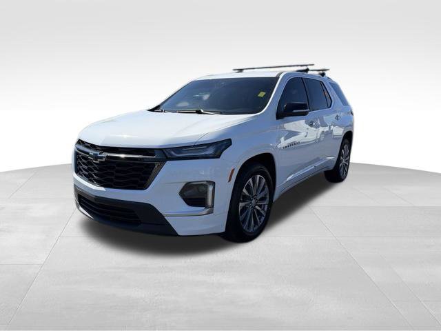 Used 2023 Chevrolet Traverse Premier FWD image 3