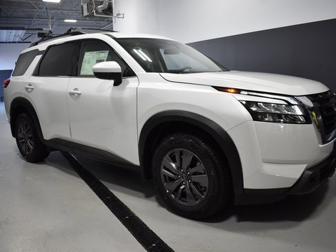 New 2025 Nissan Pathfinder SV image 7