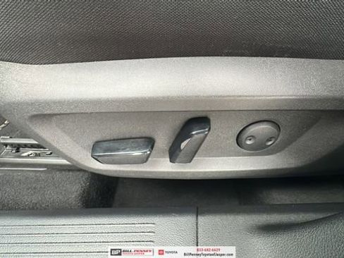 Used 2021 Nissan Rogue SV image 16