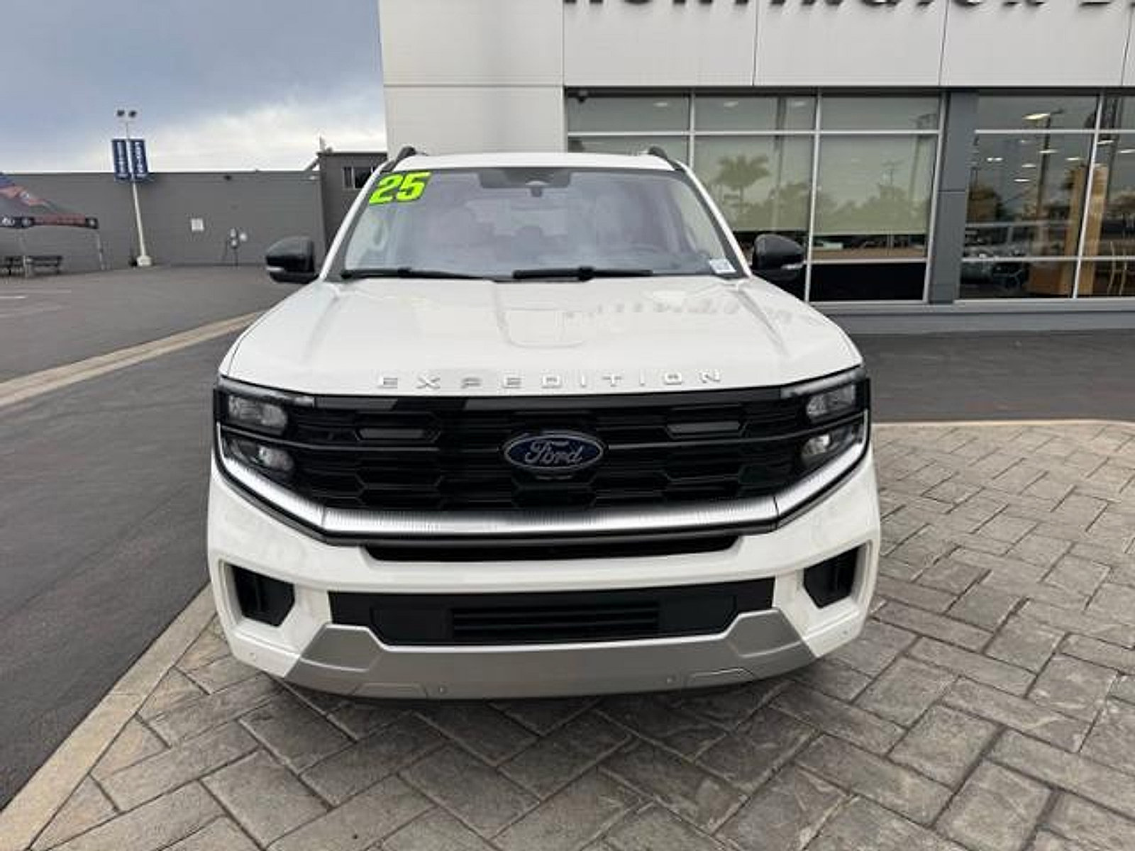Used 2025 Ford Expedition Platinum w/ Platinum Ultimate Package AWD/4WD image 38