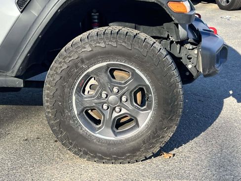 Used 2022 Jeep Gladiator Rubicon w/ Cold Weather Group image 7