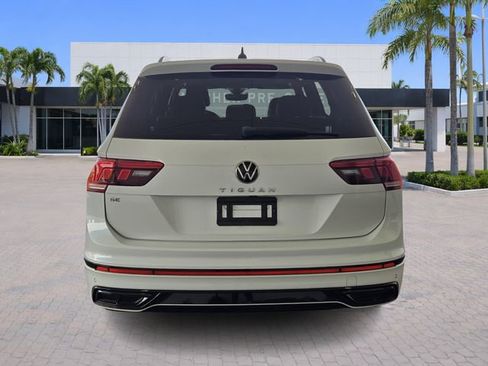 Certified 2022 Volkswagen Tiguan SE R-Line image 6