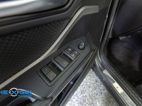 Used 2021 Toyota C-HR LE FWD image 12