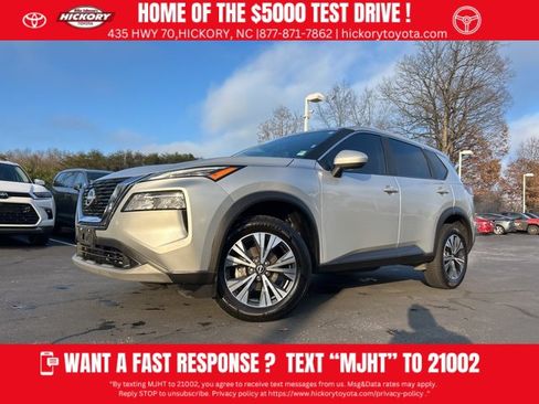 Used 2023 Nissan Rogue SV image 1