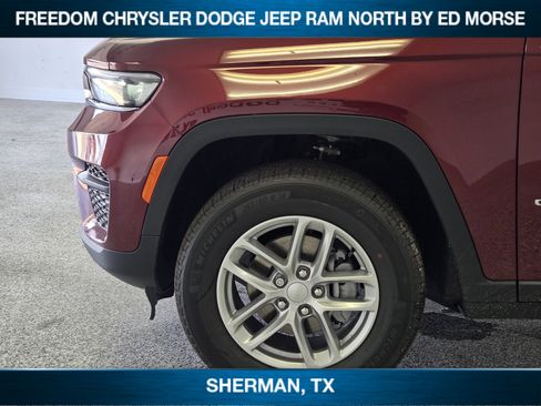 New 2025 Jeep Grand Cherokee Laredo w/ Luxury Tech Group I image 6