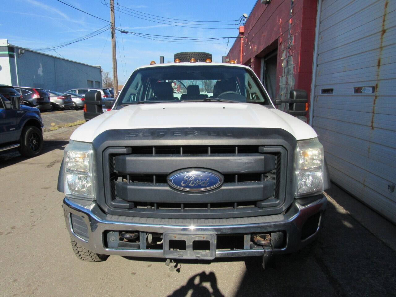 Used 2013 Ford F550 4x4 Crew Cab Super Duty w/ Payload Upgrade Pkg image 2